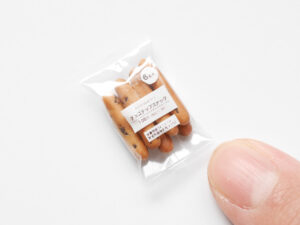 ミニチュアフードコンビニチョコチップスナックの完成