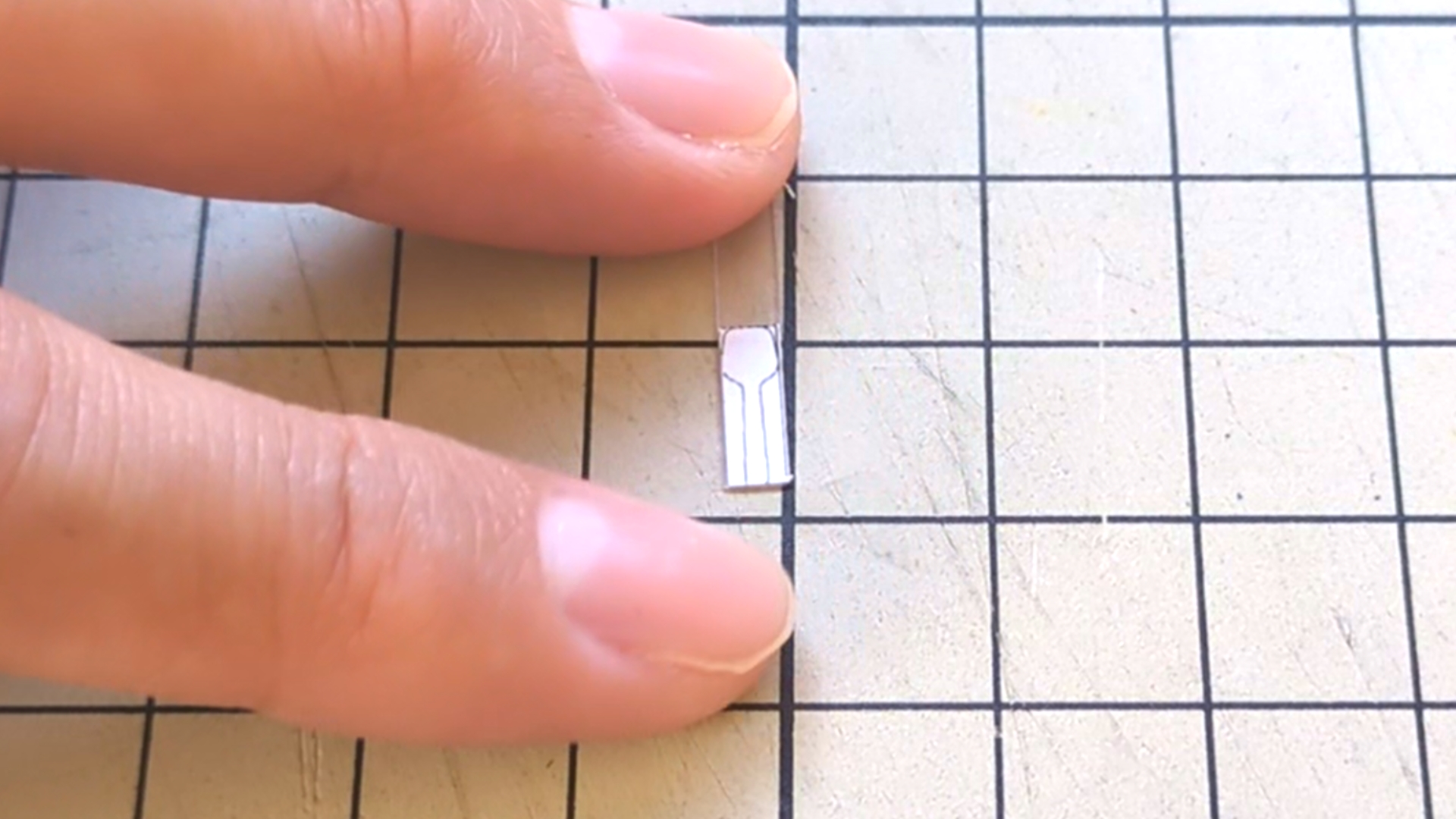 step1_01塩ビ板をカットする